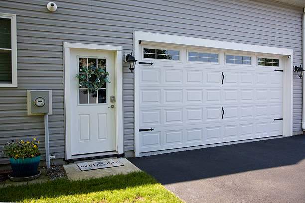 24/7 Emergency Garage Door Panel Replacement experts in Kohler, WI